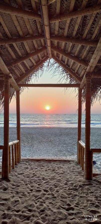 The Meraki Beach Resort Gokarna  Exteriör bild