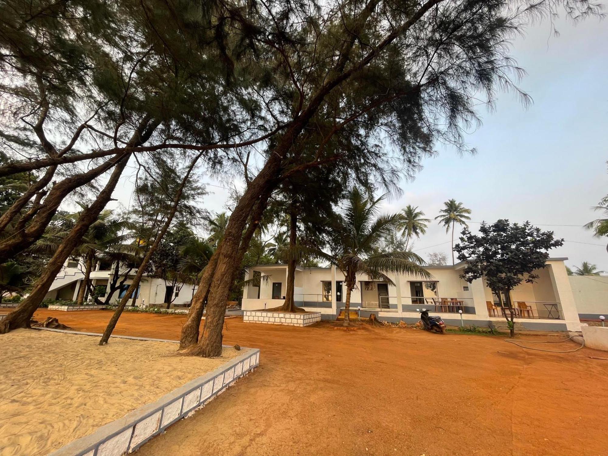 The Meraki Beach Resort Gokarna  Exteriör bild