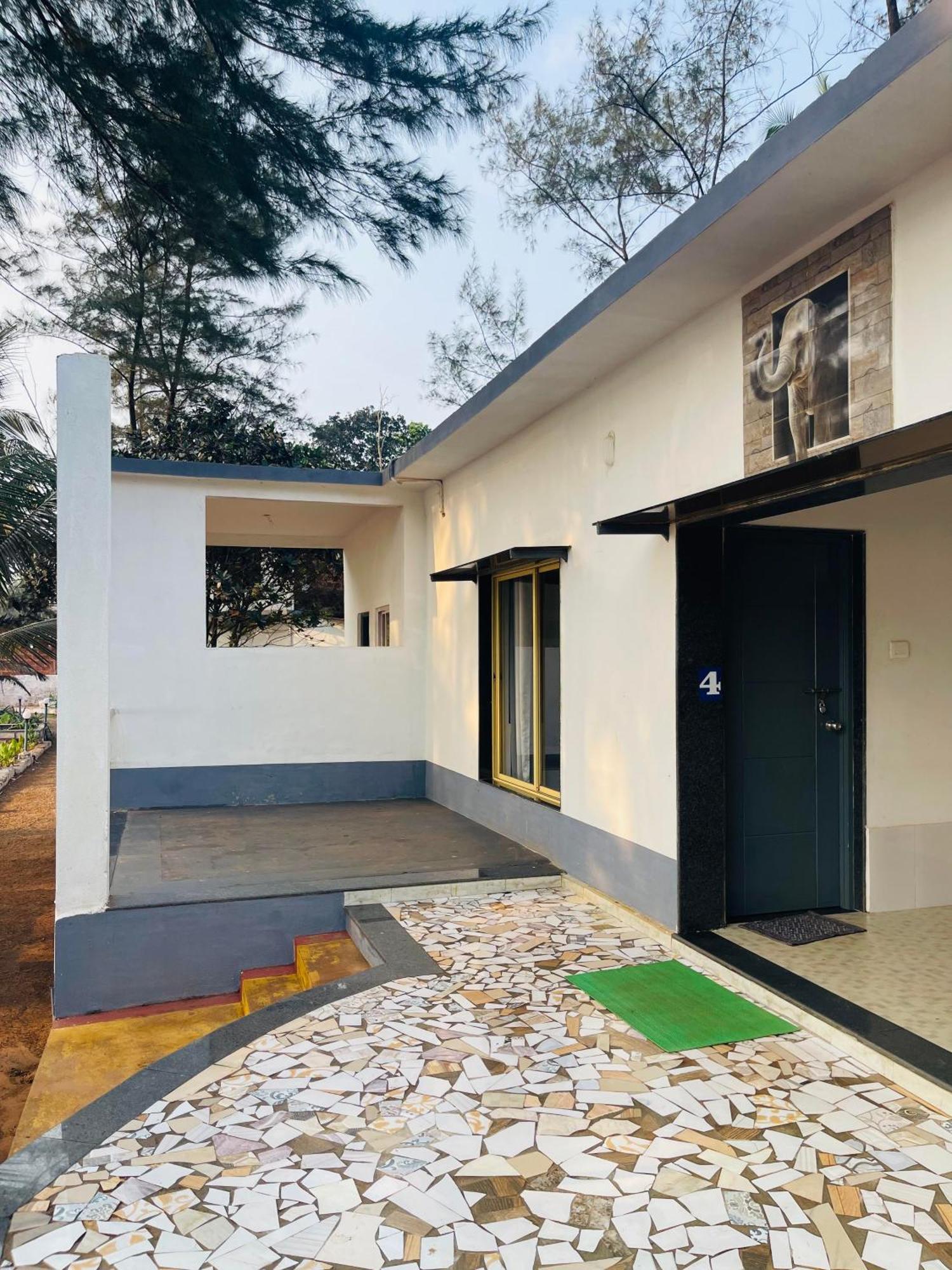 The Meraki Beach Resort Gokarna  Exteriör bild