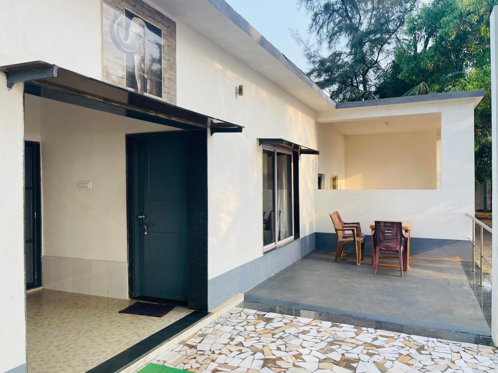 The Meraki Beach Resort Gokarna  Exteriör bild